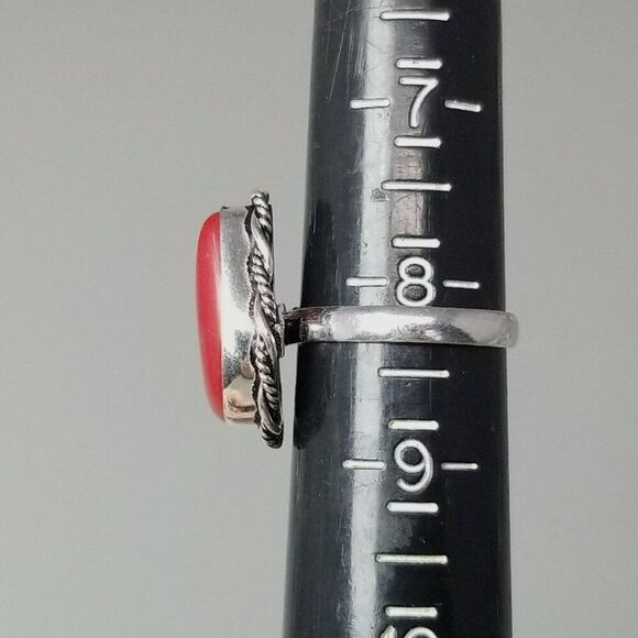 Vintage Bright Red Drop Shape Ring, Bezel Set Silver Tone Size 8 Band, Estate - Picture 5 of 9